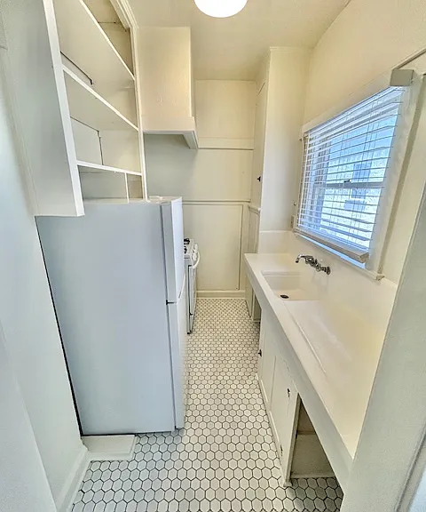 2004 C St #9 — Photo 6