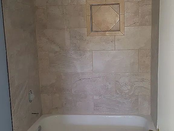 5th image of 1012 Arbor Dr