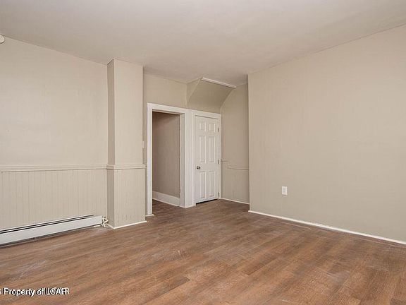 4th image of 151 Robert St