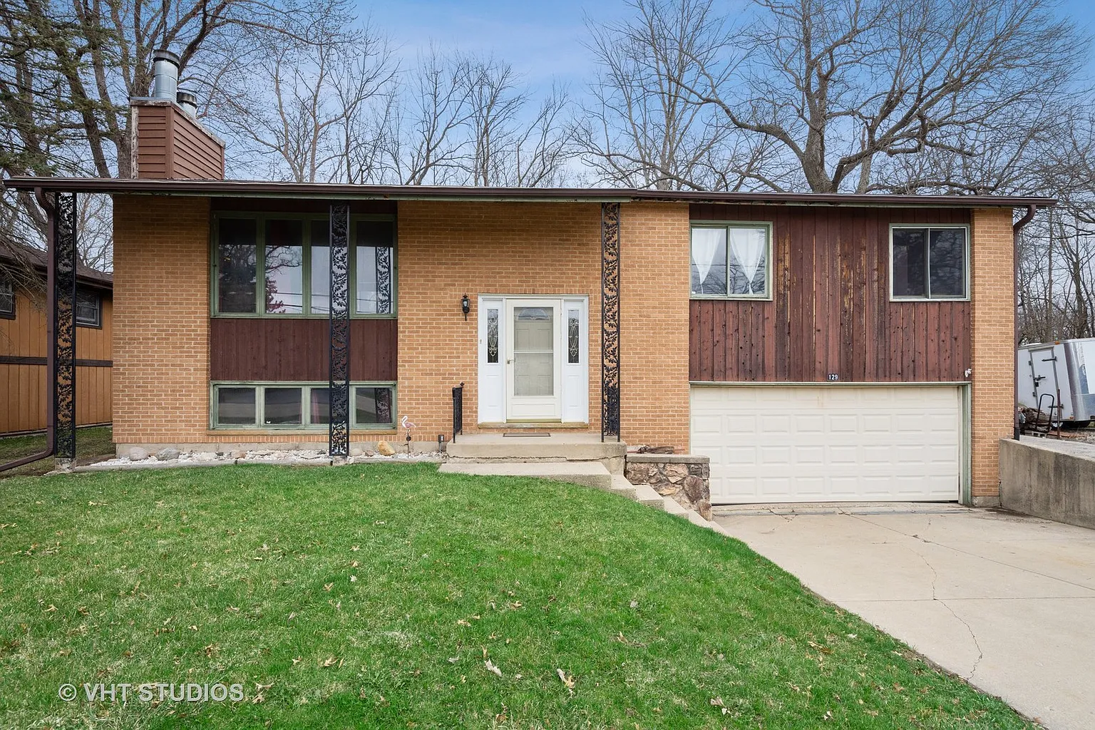 129 Eastwood Ave photo 1