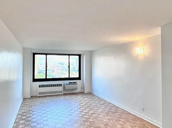 185 Hall St #Penthouse 1706, Brooklyn, NY 11205