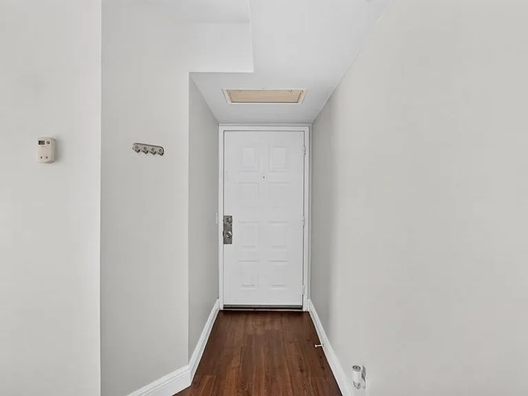 706 Executive Center Dr #23-2-23 — Photo 2