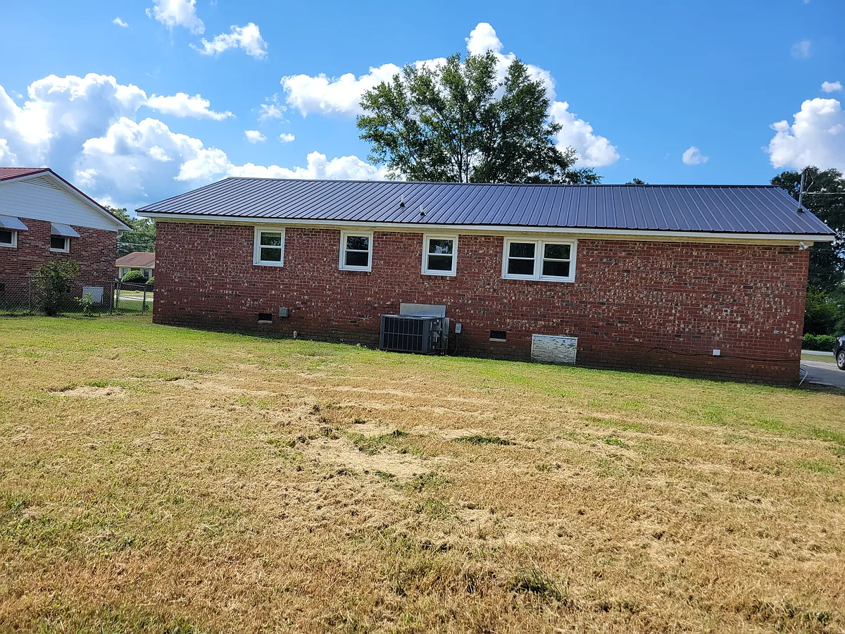 Building Photo - 107 Grove St