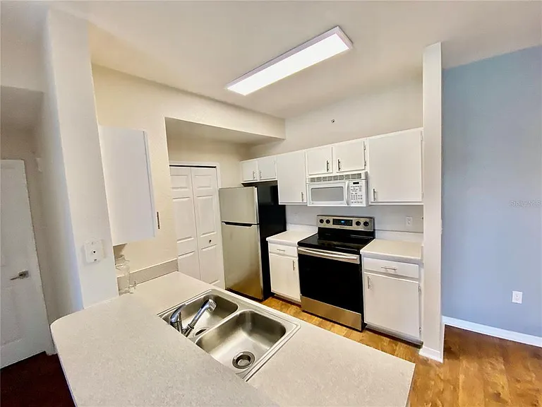 5467 Vineland Rd #6301 — Photo 14
