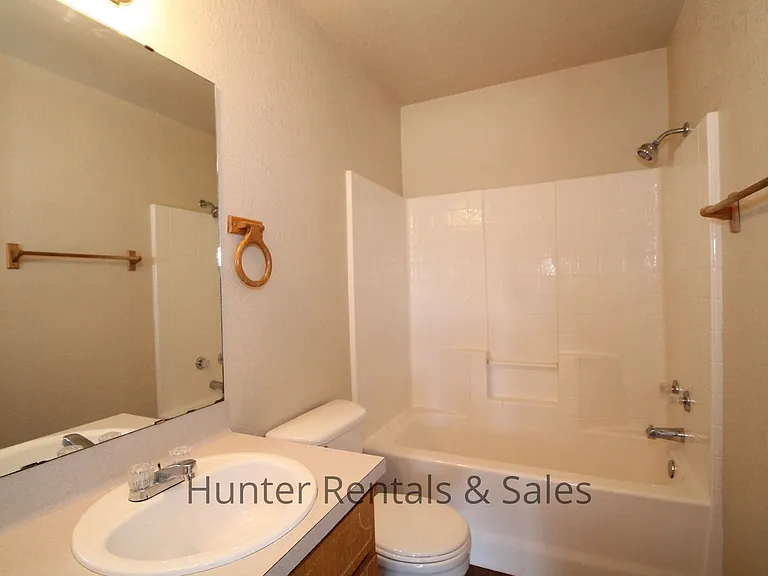 4206B Deek Dr — Photo 13