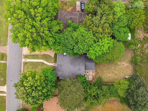 3rd image of 2523 Durwood Rd