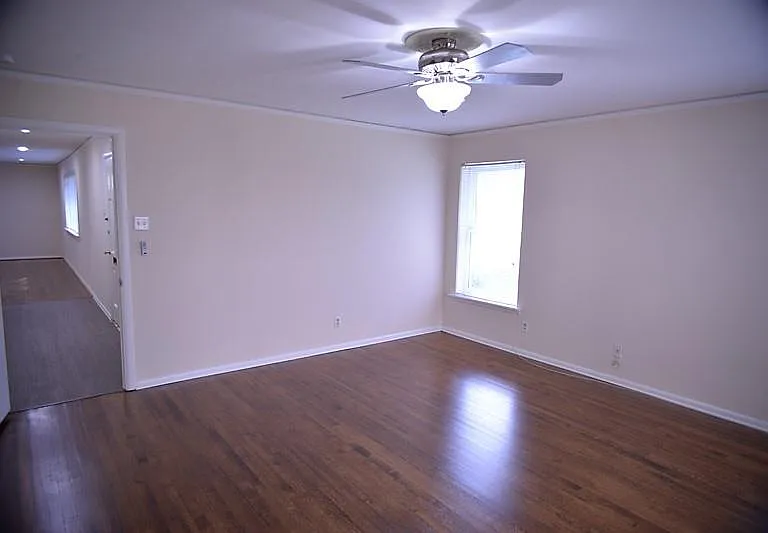 7431 Midbury Dr — Photo 11