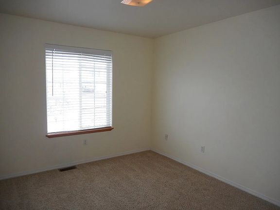 4th image of 1304 Middle Fork Dr