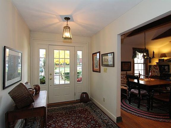 3rd image of 8820 Sugarcreek Pt