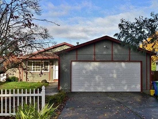 Front, garage, driveway