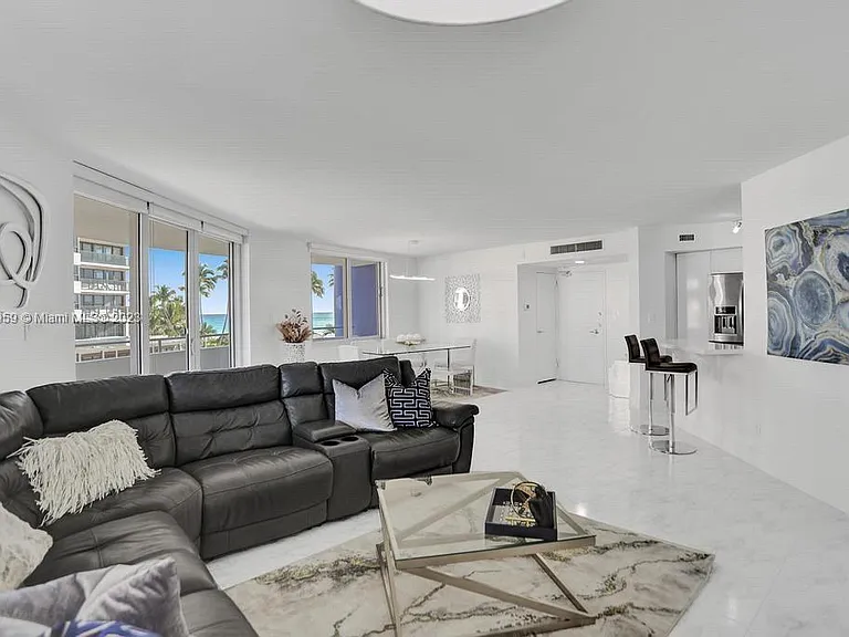 5161 Collins Ave #412 — Photo 5
