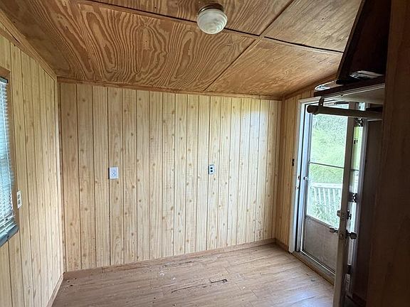 5th image of 2645 Register Rd