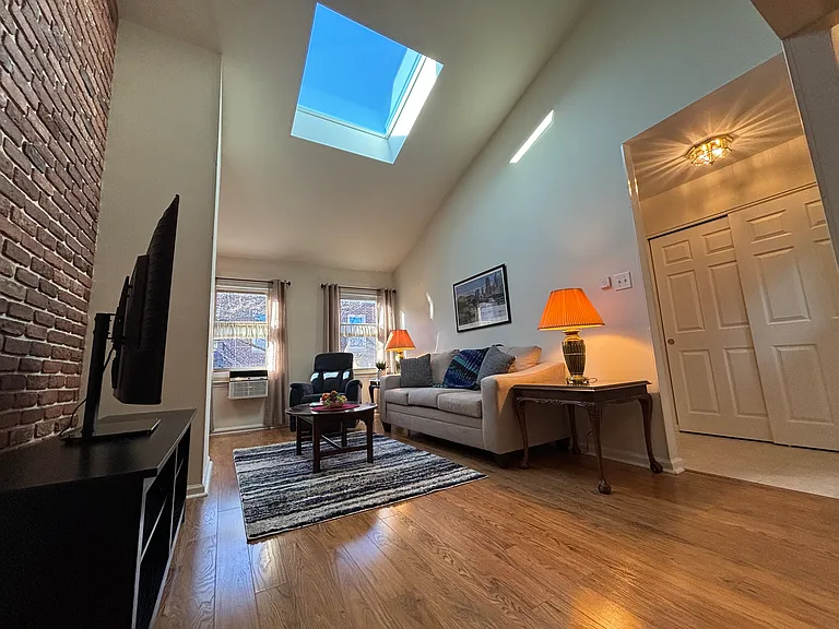 836 S Howard St #B — Photo 9