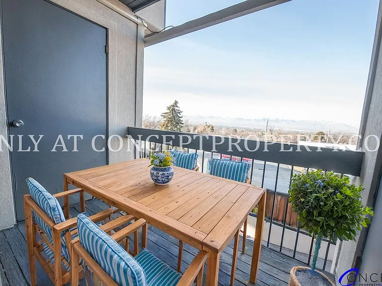 Foothill Terrace — Photo 256