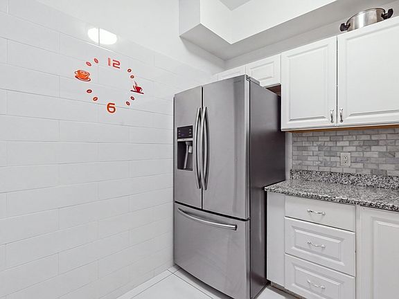4th image of 38 Carter St APT 107