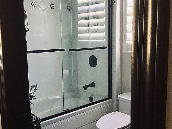 3rd bedroom bath