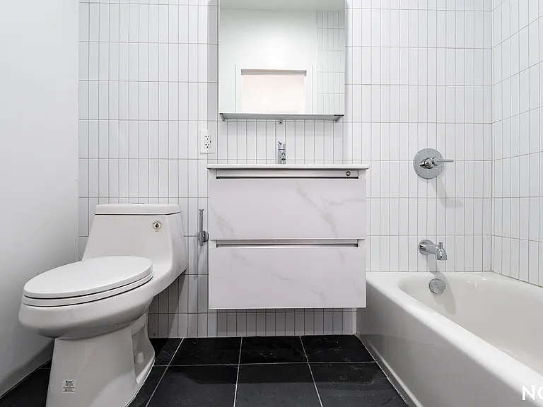 160 Johnson Ave #3B — Photo 23