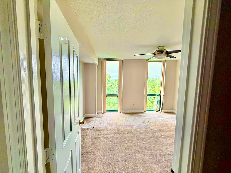 2870 Pharr Ct S — Photo 37