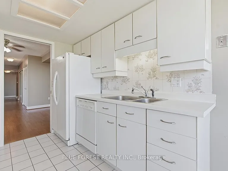 7 Picton St #904 — Photo 17