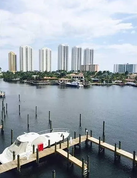 400 Sunny Isles Blvd #15 — Photo 9