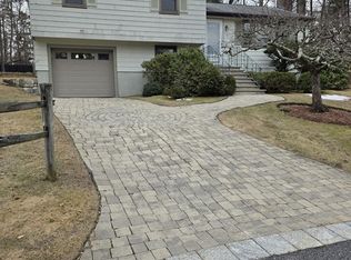 17 Maud Graham Cir, Burlington, MA 01803