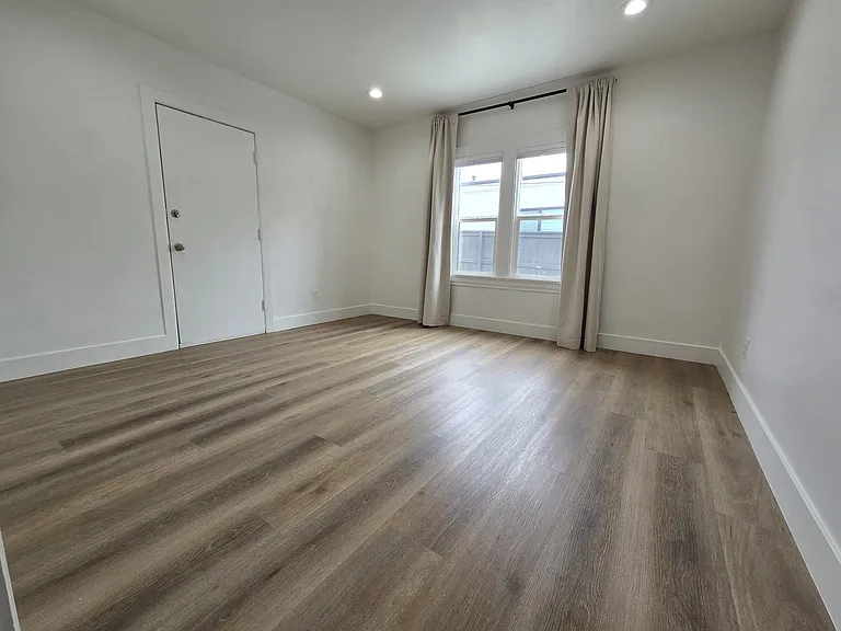 1509 E Elizabeth St — Photo 7