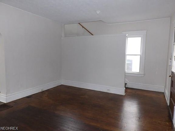 5th image of 160 Hyde Ave