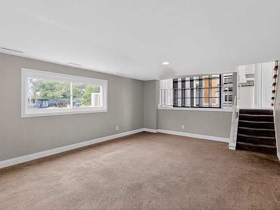 2nd image of 3561 Sunrise Dr