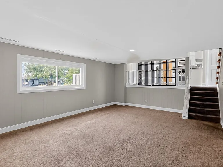 3561 Sunrise Dr — Photo 8