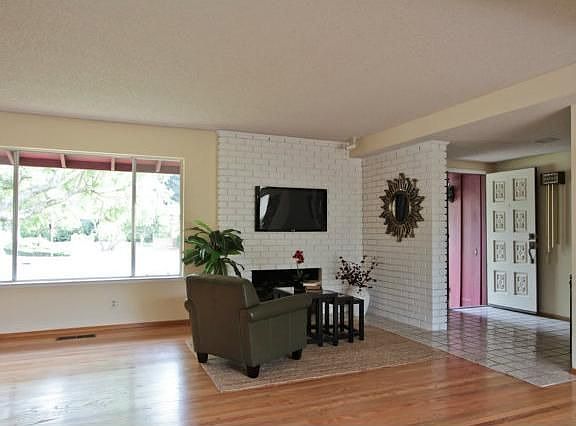 2nd image of 21513 Terrace Dr