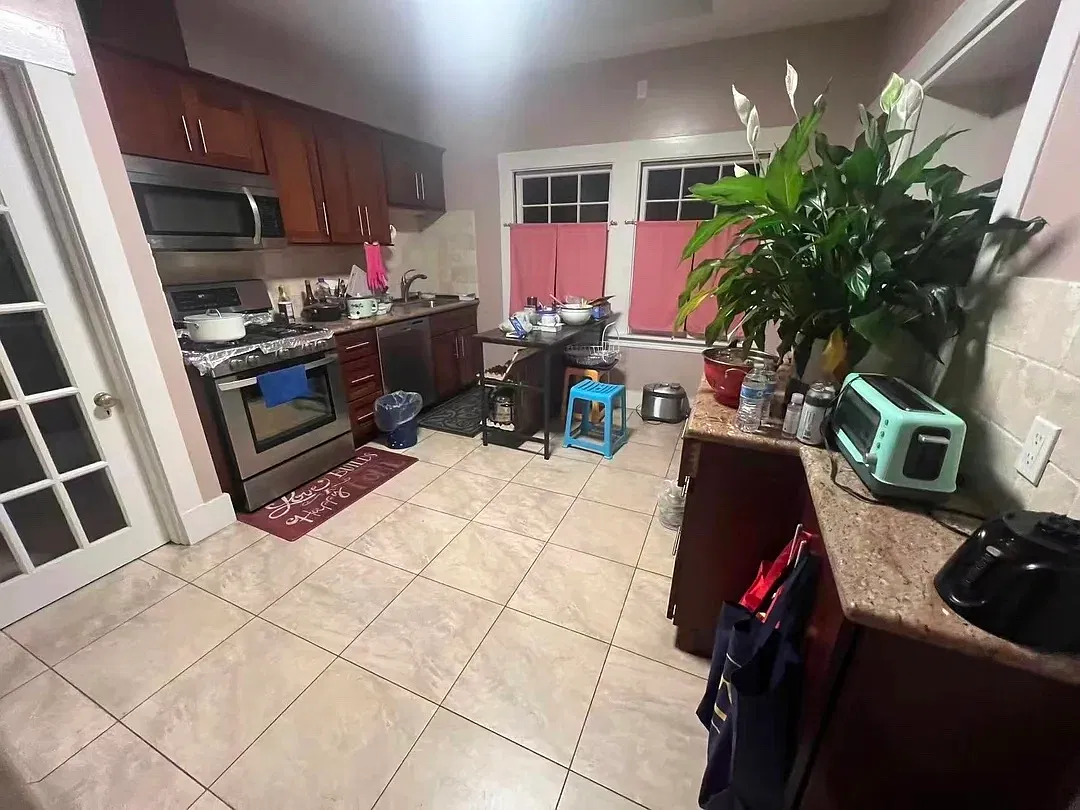 3 bed, 1285 sqft, $1,700 — Photo 4