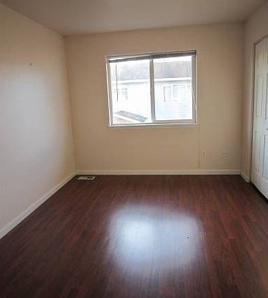 Upstairs bedroom 1