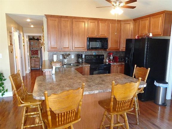 5th image of 400 Pine Hurst Dr