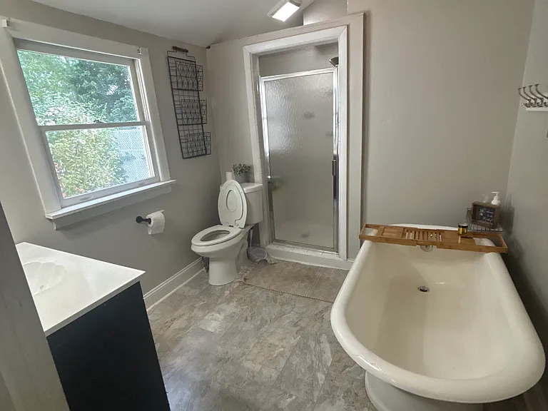 504 Crawfordville Rd — Photo 4