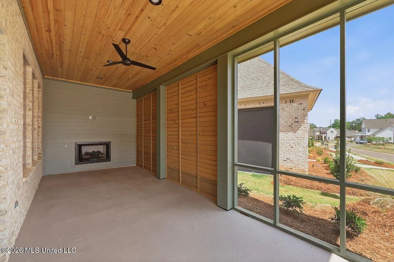 3 bed, 2.5 bath, 2130 sqft, $4,650 — Photo 3