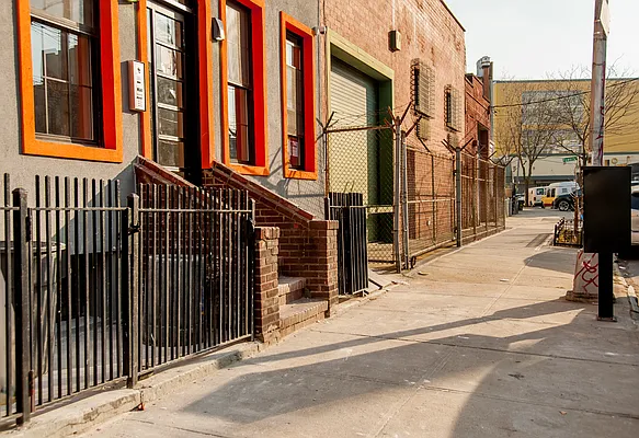 Rented by Nooklyn NYC LLC | media 40