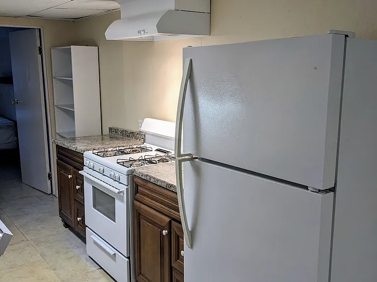 4668 Fairmont Ave — Photo 37