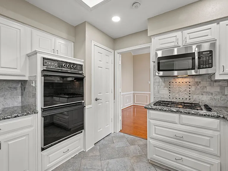 1802 Campbell Trl — Photo 11