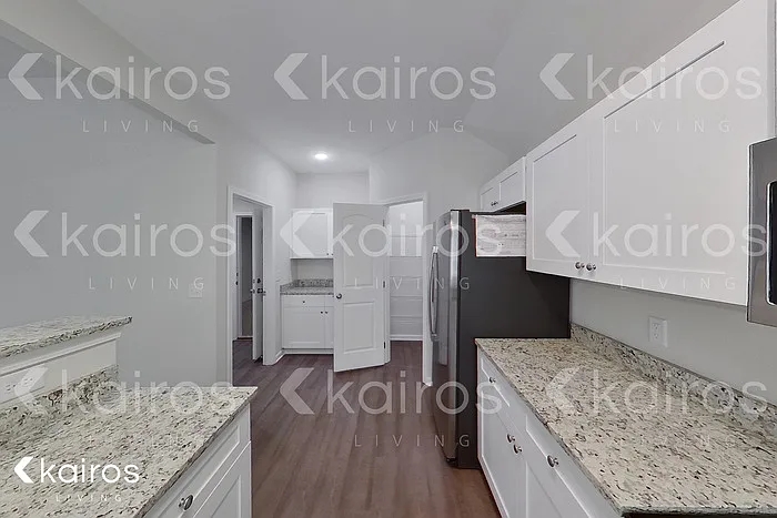 820 Heather Dr — Photo 7