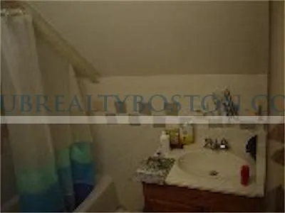 Building Photo - 14 Gardner St #1R
