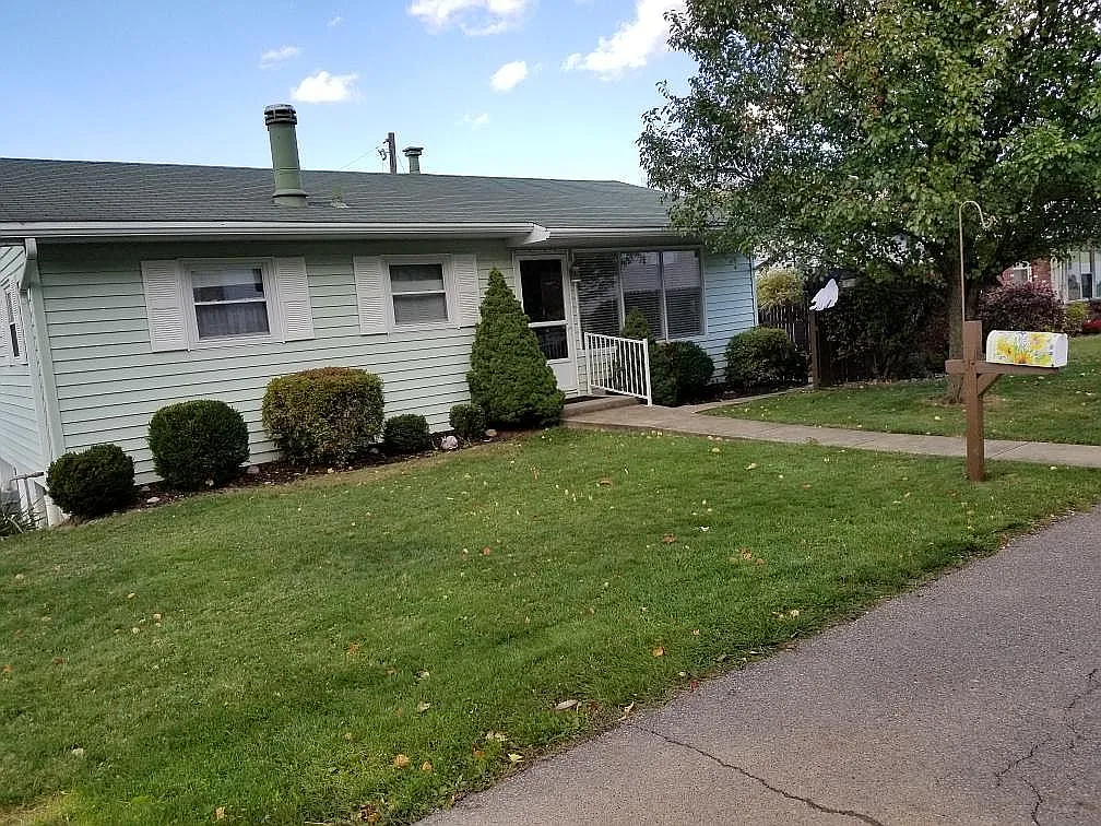 11 Fernwood Ave photo 1