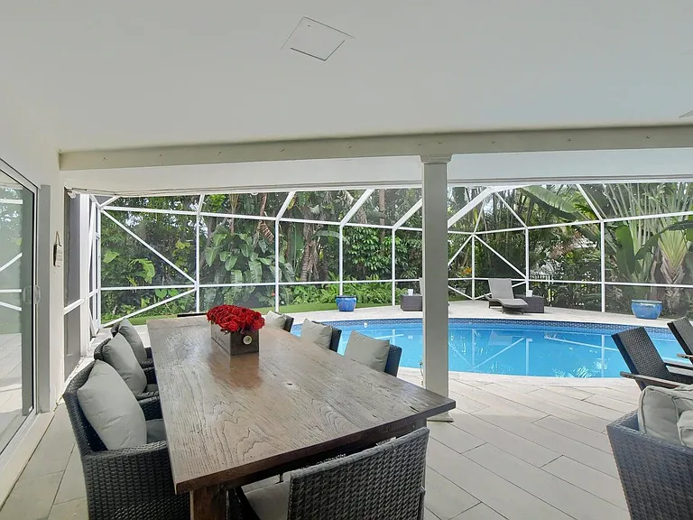 880 Hickory Ter — Photo 30