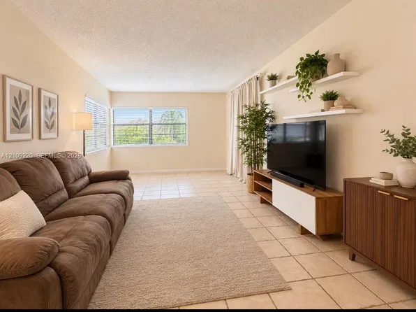 220 Lakeview Dr APT 101, Fort Lauderdale, FL 33326