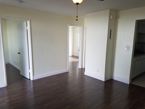 4th image of 3008 SE 4th Ave #3008