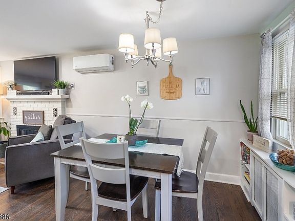 4th image of 17 Woodstone Rd