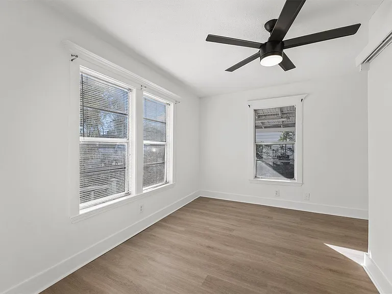 4029 Lucille St — Photo 11