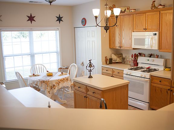 Kitchen and breakfast nook 