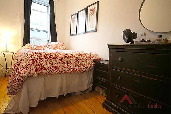 Rented by Metropolitan Realty | media 11