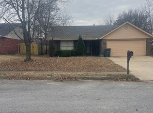 4419 W Cheyenne Dr, Fayetteville, AR 72704