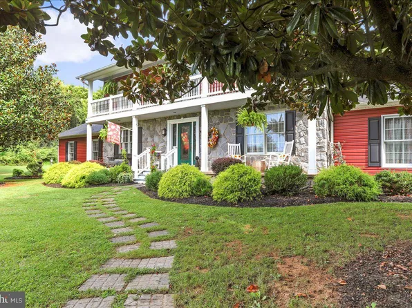421 McDonald Dr, Inwood, WV 25428